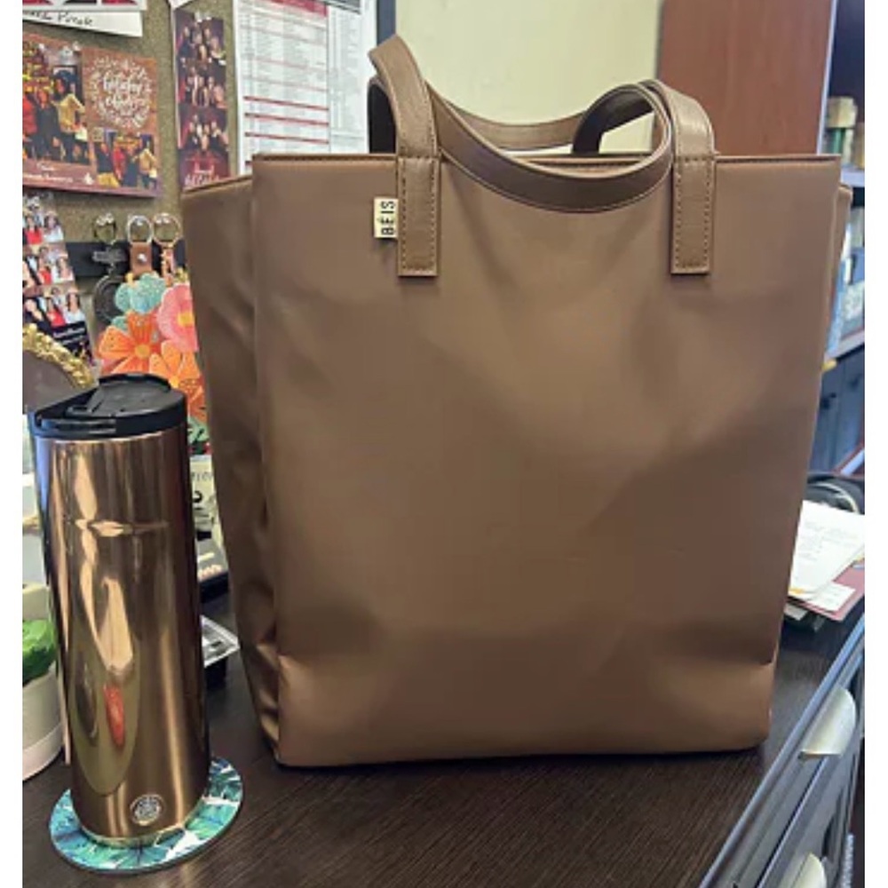 BÉIS Commuter Tote with Adjustable Crossbody Strap - Picture 12 of 13